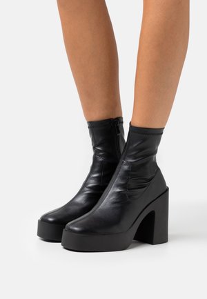 RAID, Bottines à talons hauts - black