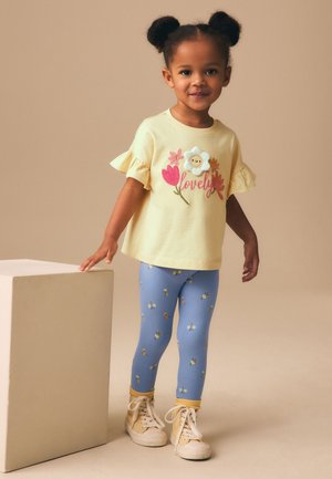 Next, REGULAR FIT - SHORT SLEEVE T-SHIRT AND LEGGINGS SET  . - Stoffhose - yellow padded flower