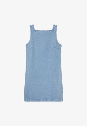 Lyseblå denimærmeløs kjole med firkantet halsudskæring og sidelommer, vist fladt på en hvid baggrund.