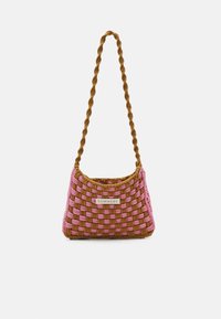 Unselected, light brown/pink