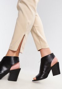 Fiveunits Kalhoty - beige