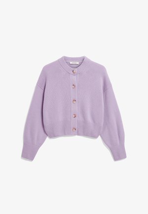 Lichtpaarse korte cardigan van breiwerk, met een ronde halslijn, lange mouwen en zes knopen aan de voorkant.