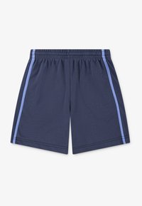 Marineblaue Sportshorts mit elastischem Bund, hellblauen Seitenstreifen, weicher Textur und knielangem Design. Keine Taschen oder sichtbaren Beschläge.