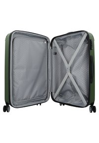 Valigia verde rigida, con cerniera e interno grigio. È dotata di cinghie elastiche incrociate e tasca laterale con cerniera. Quattro ruote per la massima mobilità.