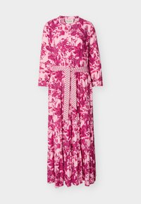 Μακρύ ροζ φόρεμα με σκουρό ροζ λουλουδένια σχέδια, μακριά μανίκια, κούμπωμα μπροστά με κουμπιά και υφασμάτινη ζώνη με ρίγες δεμένη στη μέση.