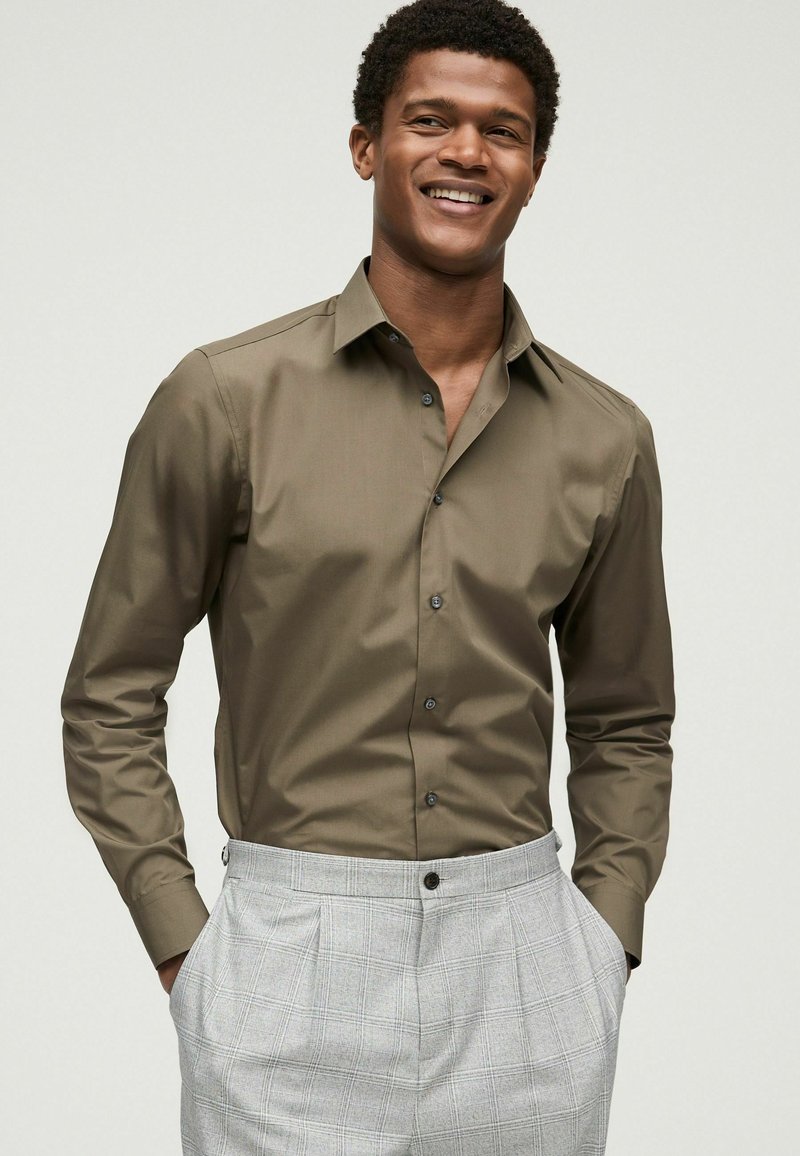 Next EASY CARE SINGLE CUFF - Overhemd - olive green
