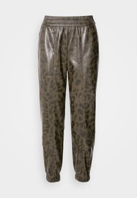 Olive green faux leather joggerit, joissa on leopardikuosiset sävyt, elastinen vyötärö ja kuminauhakujat, sileä pinta sekä taskut.