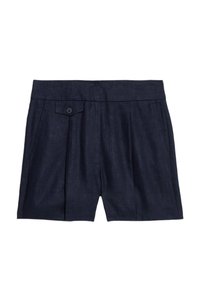Shorts taillés bleu marine en tissu texturé, dotés d'une fermeture à bouton à l'avant et de plis pour un détail de design supplémentaire.