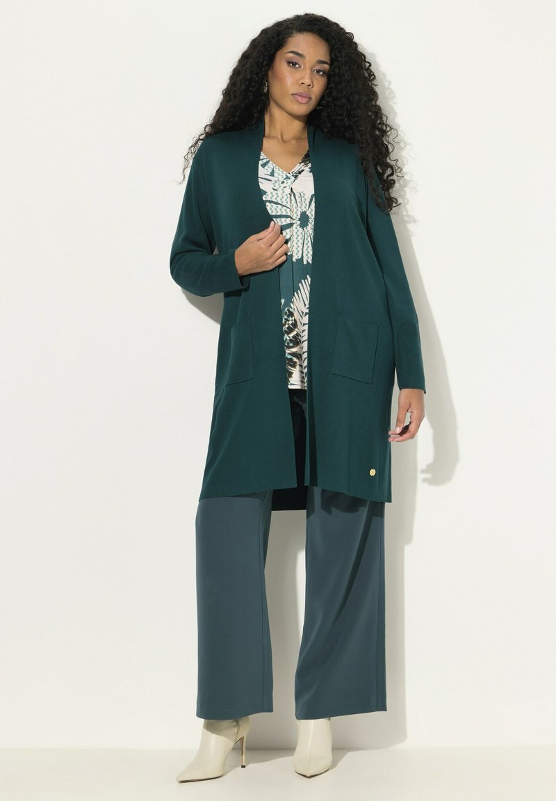 Ulla Popken LONG OPEN FRONT SWEATER - Strickjacke - deep green