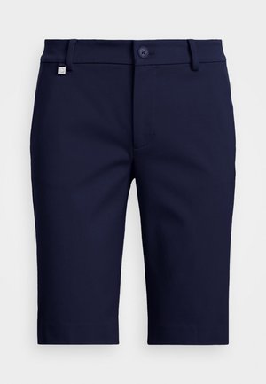 Navy krátké kalhoty z hladkého materiálu s knoflíkovým zapínáním, poutky na opasek a malou brandovou emblém na pase.