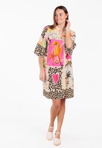 Key Largo MOSAIC V-NECK - Freizeitkleid - pink