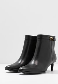 Tommy Hilfiger Botki