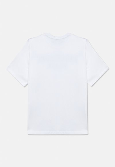 Απλό λευκό κοντομάνικο μπλουζάκι με στρογγυλή λαιμόκοψη, απλωμένο επίπεδα, που δείχνει την πίσω πλευρά σε ανοιχτό φόντο.