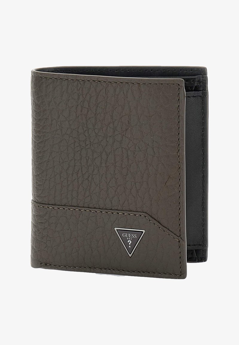 Portafoglio in pelle marrone com texture, con interno nero, caratterizzato da un logo triangolare argentato e un design minimalista. Stile pieghevole bi-fold.