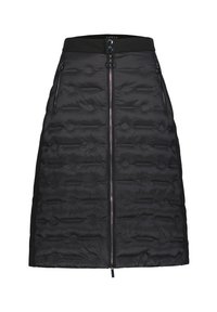 Falda acolchada negra con una textura suave, que presenta una cremallera frontal, una cinturilla ancha y bolsillos laterales. Diseño minimalista, sin patrones.