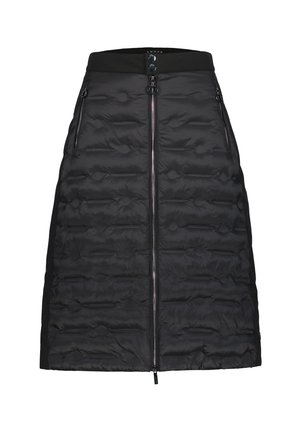 Falda acolchada negra con una textura suave, que presenta una cremallera frontal, una cinturilla ancha y bolsillos laterales. Diseño minimalista, sin patrones.