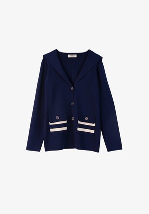 Marineblauer Cardigan mit weitem Kragen, drei vorderen Knöpfen und zwei vorderen Taschen mit weißen horizontalen Streifen und Knopflaschen.