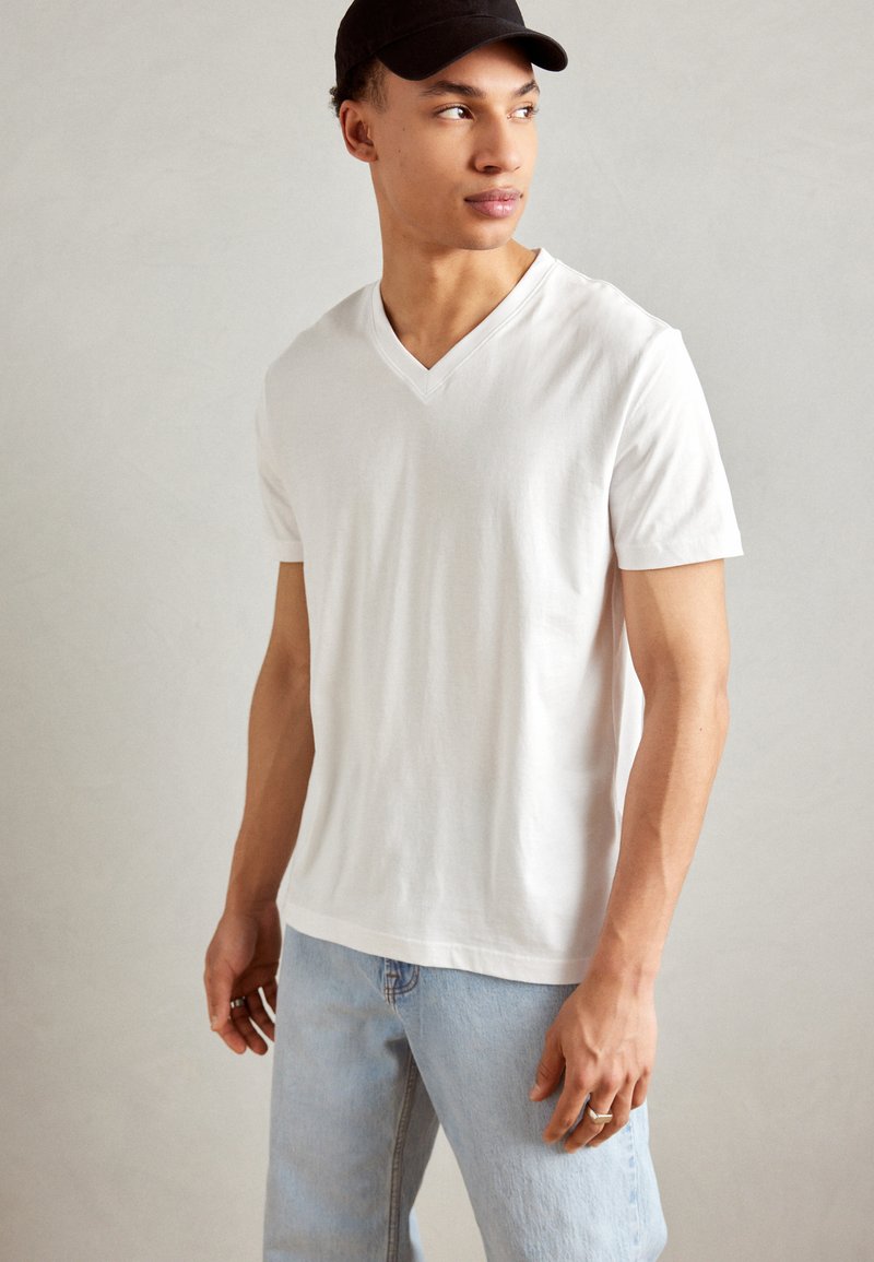 Esprit V-NECK REGULAR FIT - T-shirt basique - white