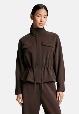 WARM SOFT TOUCH BRUSHED WITH ADJUSTABLE WAIST SHORT - Nyári dzseki - brown