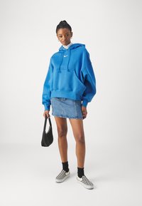 Obey Clothing REBUILT CARPENTER SKIRT - Krilo A-kroja - light indigo