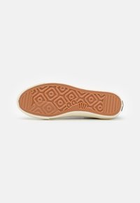 Last Resort AB UNISEX - Sportcipő - logan berry/white