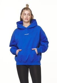 Pegador CLARITA LOGO OVERSIZED HOODIE - Sweatshirt - washed true blue/white