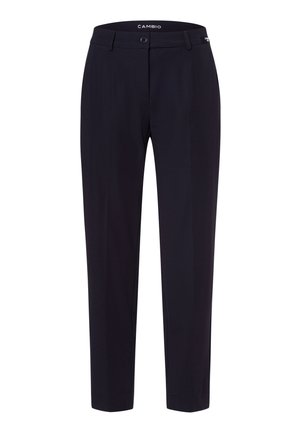 Marineblauwe broek gemaakt van een gladde stof, met een platte voorkant, een knoopsluiting en taps toelopende pijpen. Minimalistische stijl zonder patronen.