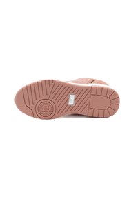 Suola della scarpa in materiale di gomma rosa con texture. Presenta un accento circolare al centro e motivi a strisce sulla suola per una migliore presa.