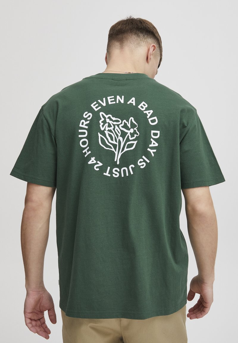 Solid SDGekko - T-shirts print - pineneedle