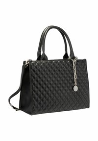 Borsa a tracolla nera trapuntata con manici doppi, una tracolla staccabile e un accento in catena argentata con un'etichetta circolare. Texture liscia.