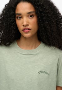 Superdry & Co ESSENTIAL LOGO WASHED  - T-shirts basic - pad green