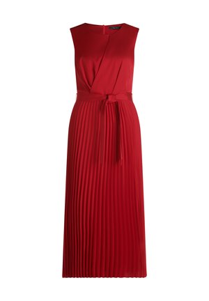 Rode geplooide jurk met een ronde hals en mouwloos ontwerp. Heeft een taille met ceintuur, een gladde bovenkant en vloeiende plooien vanaf de taille naar beneden.