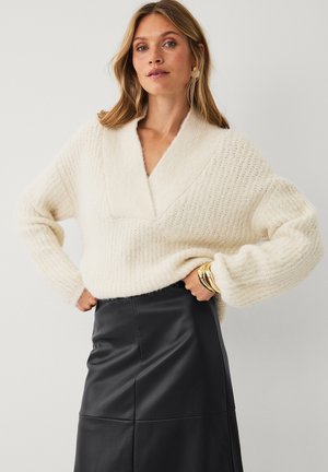GERIPPTER STRICKPULLOVER - Trui - creme