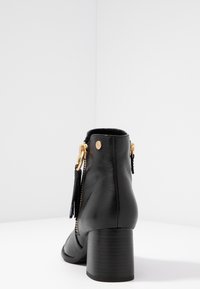 s.Oliver BLACK LABEL Ankle boot