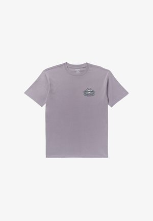 Purple cotton t-shirt with short sleeves and a crew neckline, featuring a small graphic with mountains and foliage on the left chest.