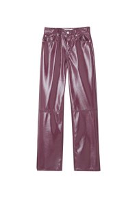 Pantalon en cuir violet brillant à coupe droite avec poches avant et fermeture par boutons.