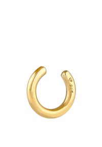 Pendiente de oreja de plata chapada en oro con un diseño liso y redondeado, que presenta una superficie brillante y grabado visible de la marca 925.