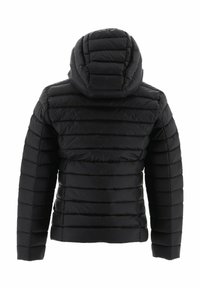 Giacca a vento nera con design trapuntato, cappuccio e maniche lunghe. Presenta cuciture orizzontali e una texture liscia.