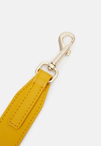 Tommy Hilfiger CHIC CAMERA BAG - Olkalaukku - city yellow