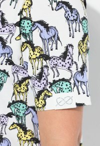 LAURASØN 1/2-ARM STEHKRAGEN  - T-shirt con stampa - off white