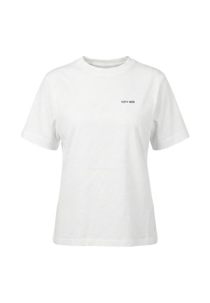T-shirt blanc à manches courtes avec col rond, avec un petit texte noir "TUTTO BENE" sur la poitrine à gauche.