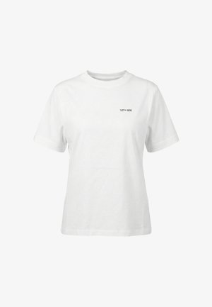 T-shirt blanc à manches courtes avec col rond, avec un petit texte noir "TUTTO BENE" sur la poitrine à gauche.