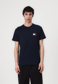 Tommy Jeans FLAG TEE 2 PACK - T-shirt basic - dark night navy/ecru