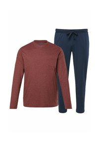 Camisa de manga larga en color granate con cuello en V y bolsillo en el pecho, combinada con pantalones de pijama azul marino de tejido acanalado, con cintura elástica y cordón ajustable.