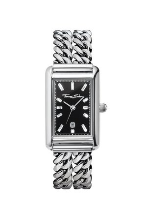 Orologio rettangolare in argento con quadrante nero, indici delle ore argentati, datario e cinturino a catena in argento a doppio maglia spesso.
