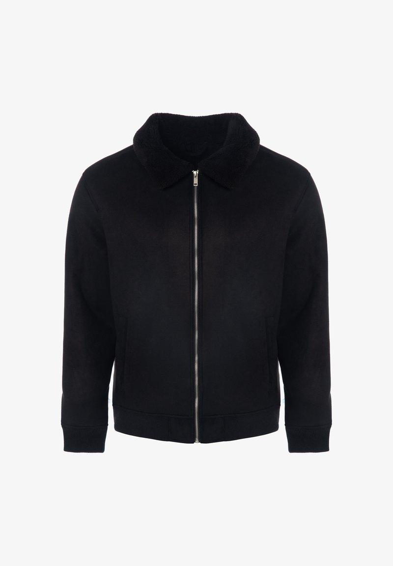 Juodas užtrauktuku užsegamas švarkelis su minkšta, tekstūruota apdaila ir aksomine apykakle. Turi ribotas rankogalius ir apačią, bei dvi priekines kišenes.