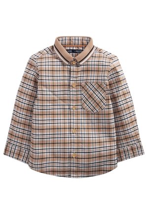 Beżowa, biała i czarna koszula w kratę na długi rękaw, zapinana na guziki, z beżowym kołnierzem z czarnymi i białymi paskami oraz przednią kieszenią na piersi.