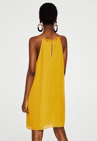 Mango Vapaa-ajan mekko - yellow