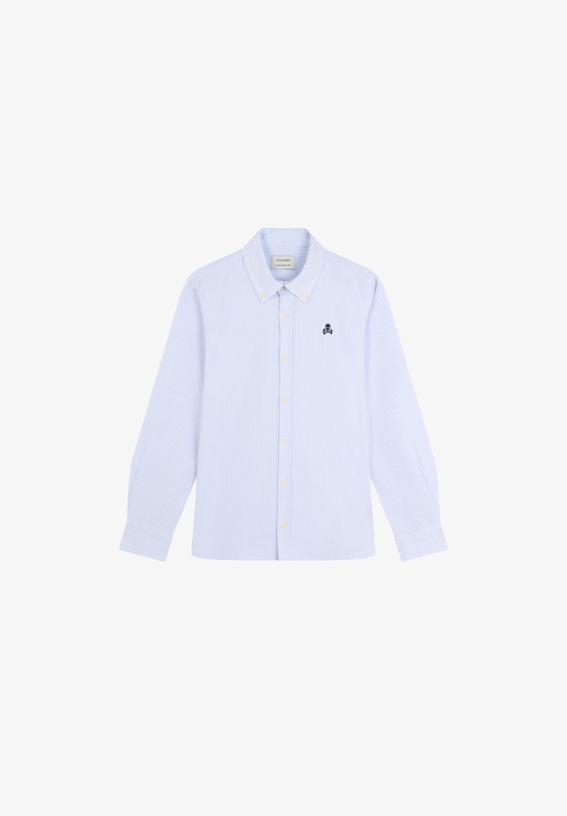 Camisa de manga larga a rayas azul claro con cuello abotonado y logo de calavera negra bordado en el lado izquierdo del pecho. Tela de algodón, corte estándar.