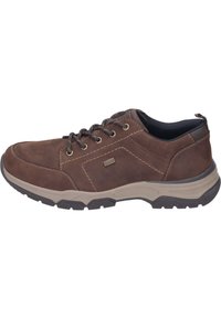 Sneaker in pelle marrone con accenti in tessuto, punta rotonda, design con lacci, suola chiara a contrasto e dettagli di cucitura laterale.